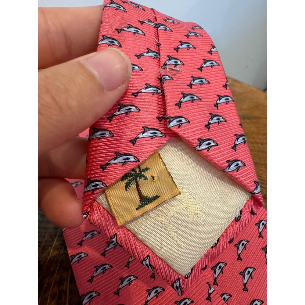 Tommy Bahama Tie Necktie 100% silk Dolphin print tropical novelty beach florida - Picture 4 of 6